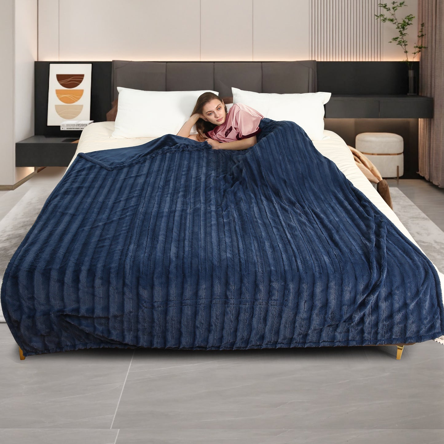 SUNNY HEAT Electric Heated Blanket 50'' x 60'', Soft and Lightweight Faux Fur Electric Blanket, Navy